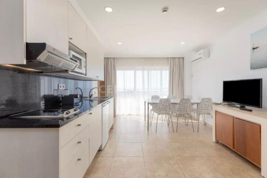 Cozy Apartment With Seaview 300M From The Beach Portimão Eksteriør billede
